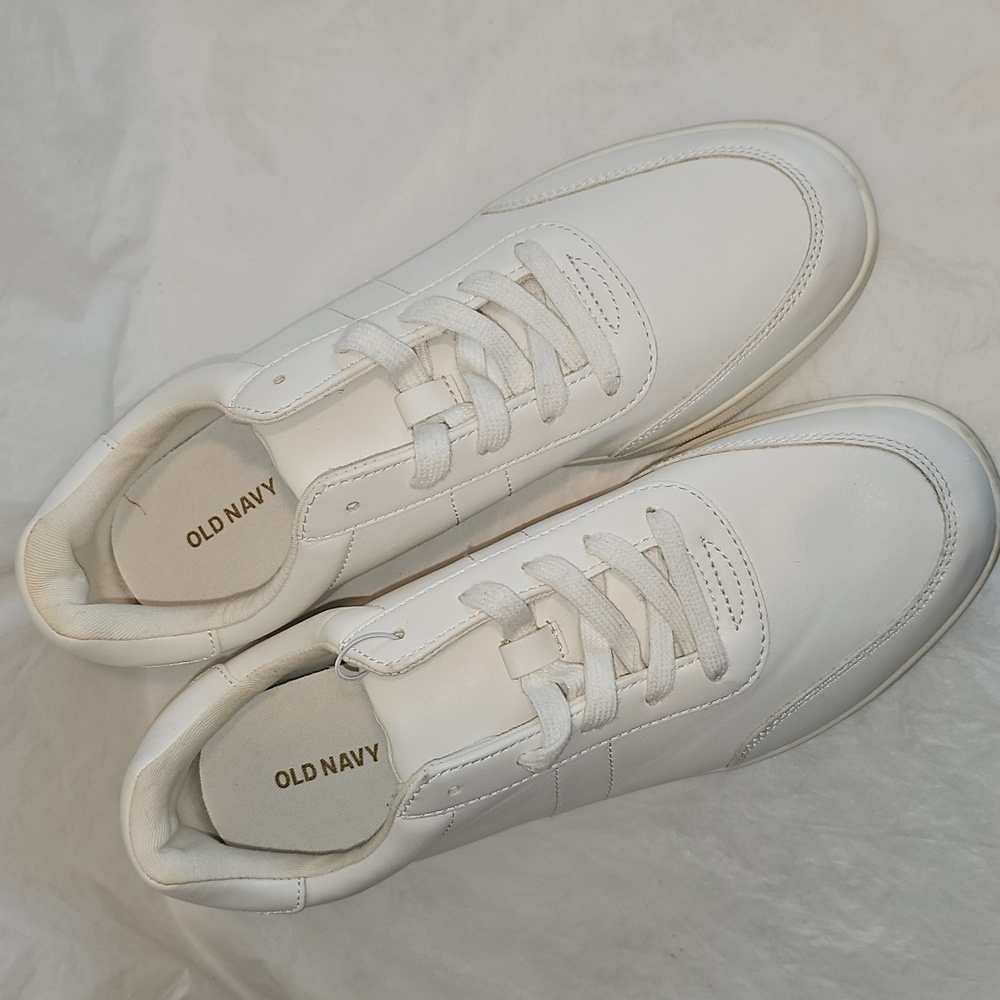 Old Navy Low-Top White Casual Sneakers Women's Size 10 New
